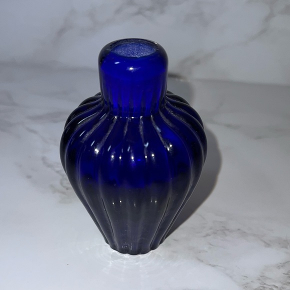 Gorgeous Rare Cobalt Blue Silverbrook Vase, signed “Silverbrook P-11B 82” 🫶🏼🙌 - Picture 1 of 5